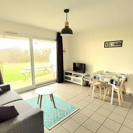 Au Rez-de-chaussee Avec Terrasse Degagee - Fr-1-675-56 *